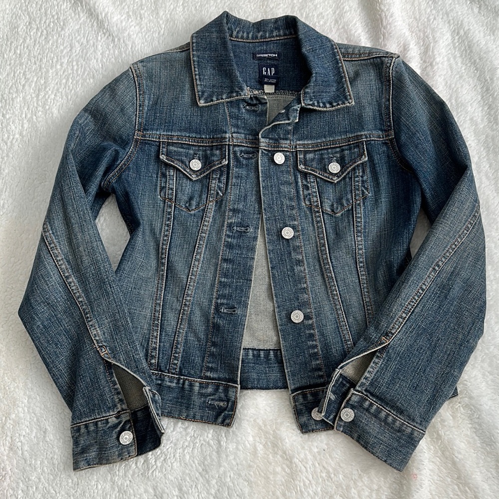 Gap denim jacket - vintage mid 2000’s